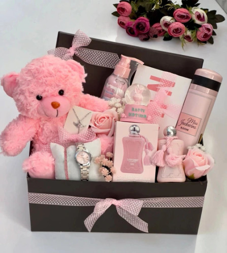 باکس هدیه زنانه آرایشی اکسسوری و عروسک