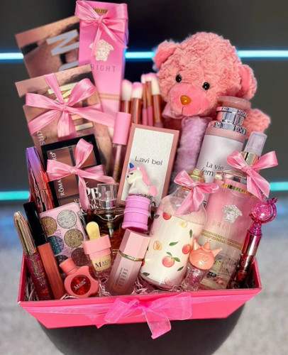 باکس هدیه کادو تولد زنانه دخترانه